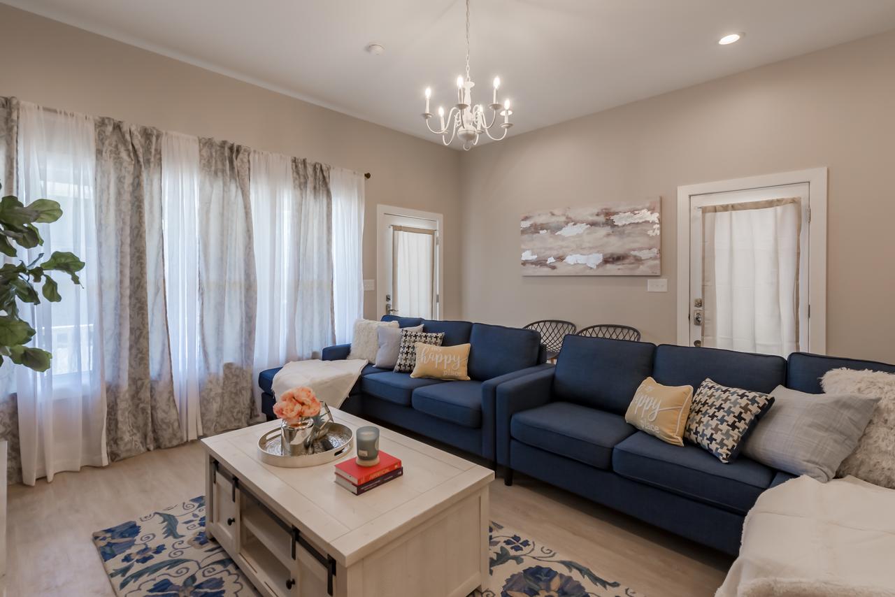 Indianapolis Chic Extravagant Brand New Home! - thumb 26