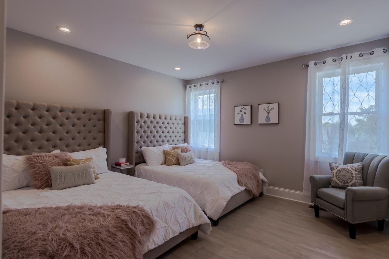 Indianapolis Chic Extravagant Brand New Home! - thumb 15