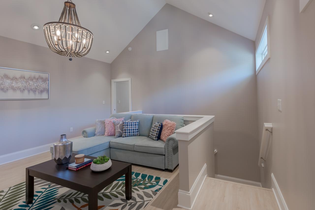 Indianapolis Chic Extravagant Brand New Home! - thumb 40