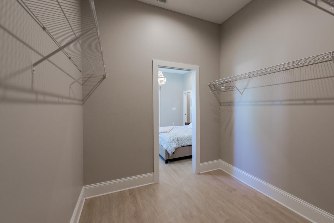 Indianapolis Chic Extravagant Brand New Home! - thumb 16