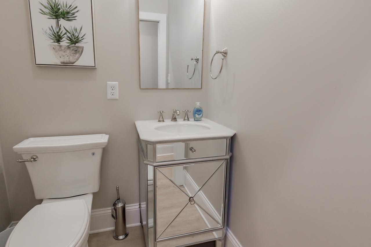 Indianapolis Chic Extravagant Brand New Home! - thumb 31