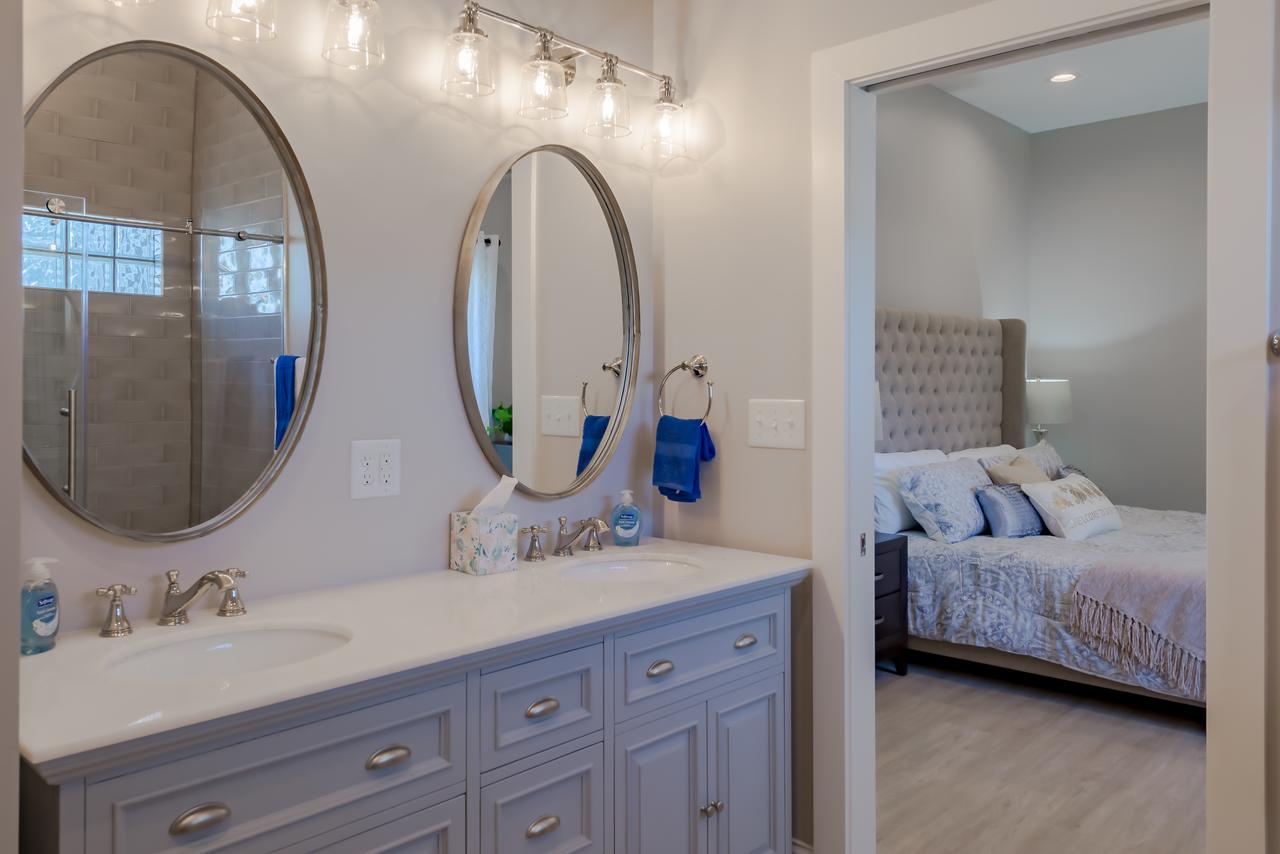 Indianapolis Chic Extravagant Brand New Home! - thumb 17