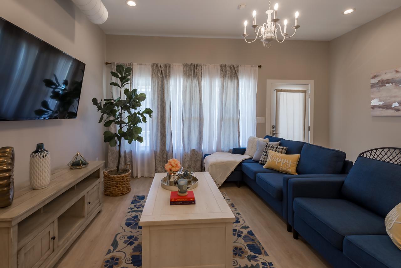 Indianapolis Chic Extravagant Brand New Home! - thumb 0
