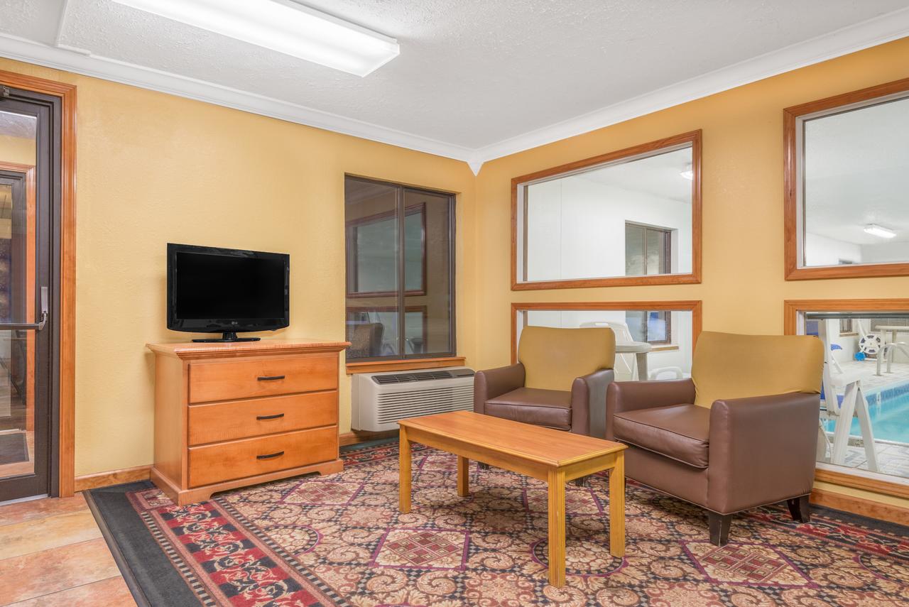 Super 8 By Wyndham Vincennes - thumb 9