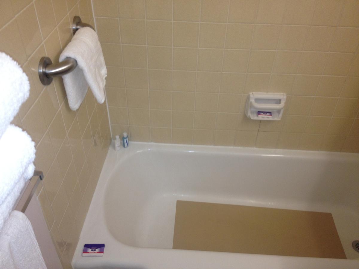 Richmond Inn And Suites - thumb 10