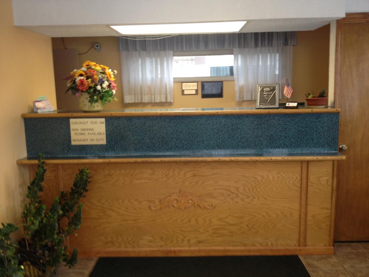 Richmond Inn And Suites - thumb 2