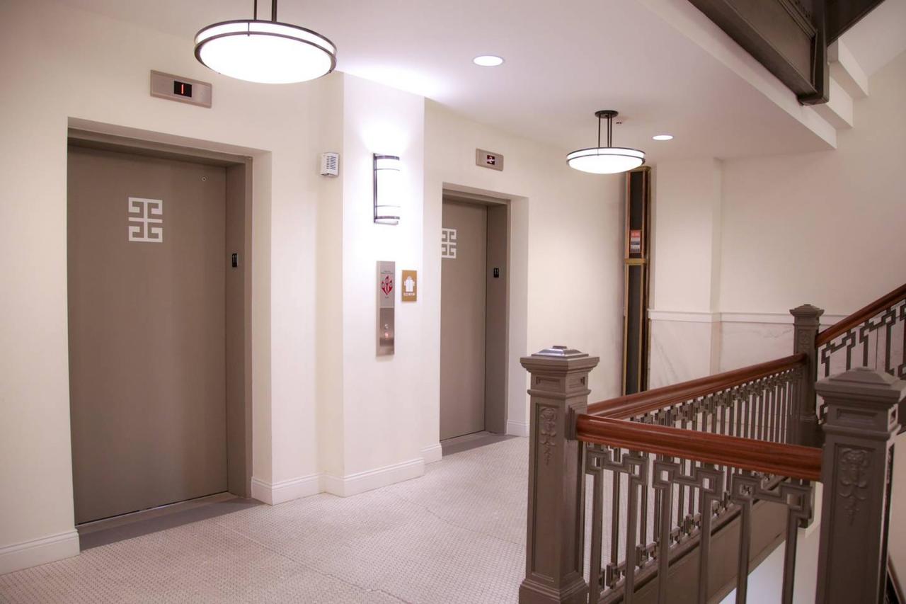 CENTRAL 2BR APT DOWNTOWN - STEPS TO EVERYTHING! - thumb 27