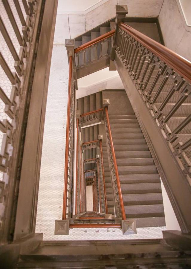 CENTRAL 2BR APT DOWNTOWN - STEPS TO EVERYTHING! - thumb 40