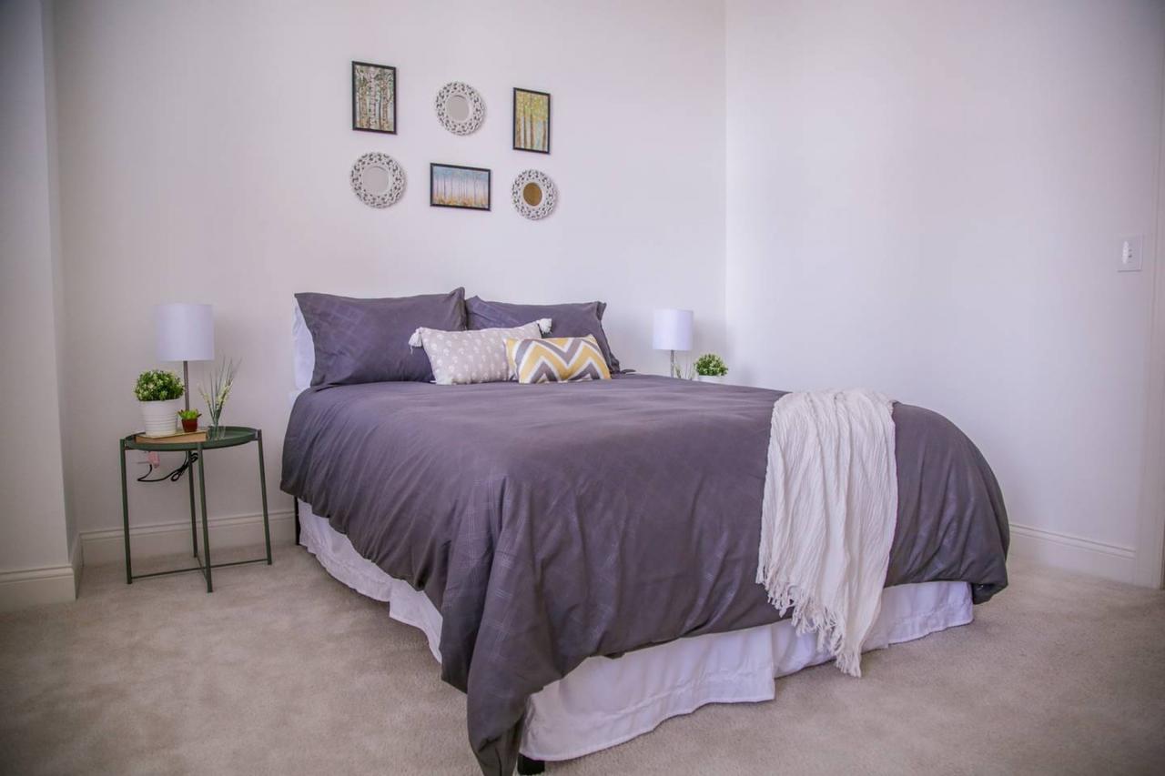 CENTRAL 2BR APT DOWNTOWN - STEPS TO EVERYTHING! - thumb 24