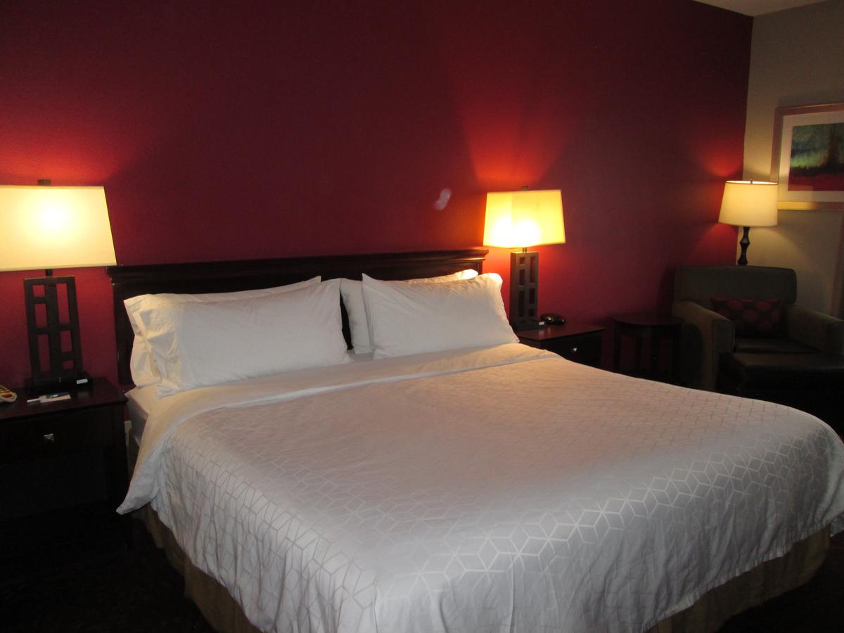 Holiday Inn Express Hotels Cloverdale (Greencastle) - thumb 37