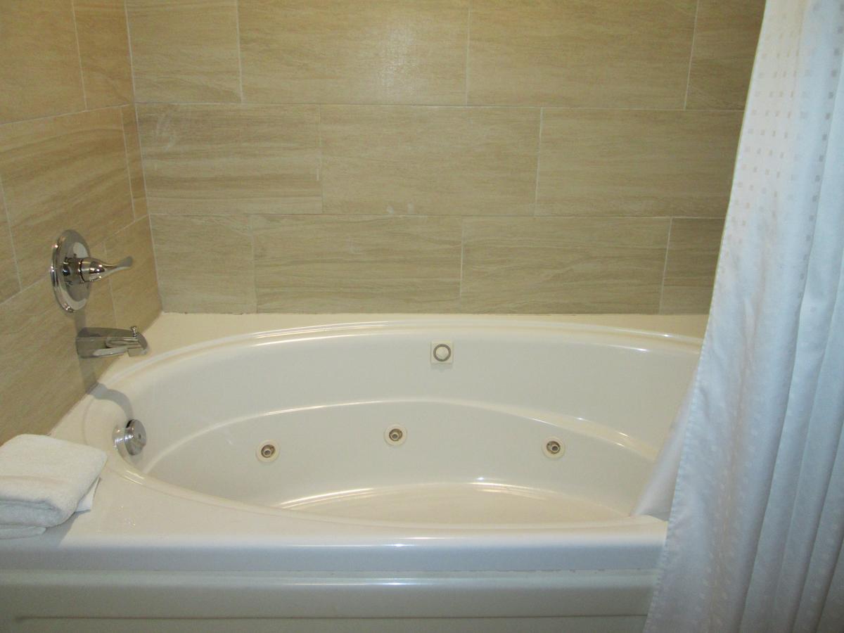 Holiday Inn Express Hotels Cloverdale (Greencastle) - thumb 2