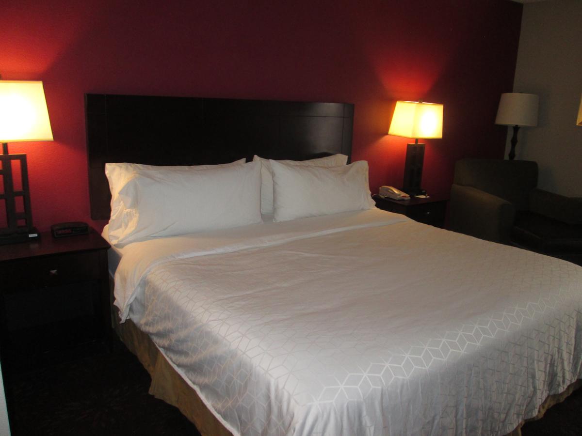 Holiday Inn Express Hotels Cloverdale (Greencastle) - thumb 10
