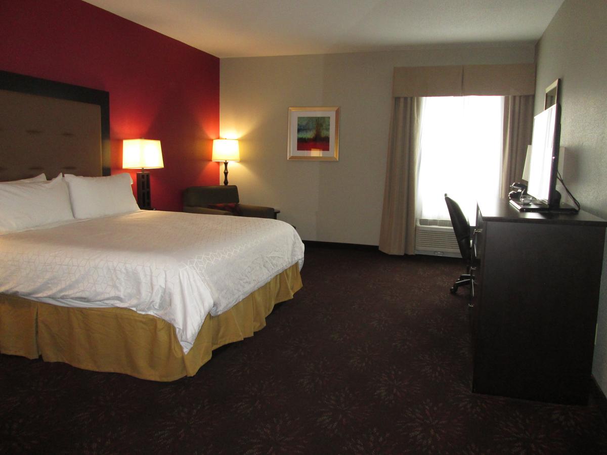 Holiday Inn Express Hotels Cloverdale (Greencastle) - thumb 24