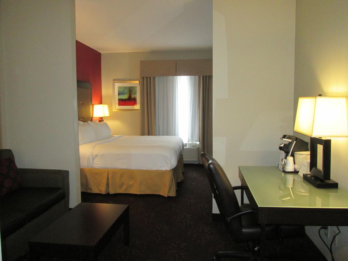 Holiday Inn Express Hotels Cloverdale (Greencastle) - thumb 16