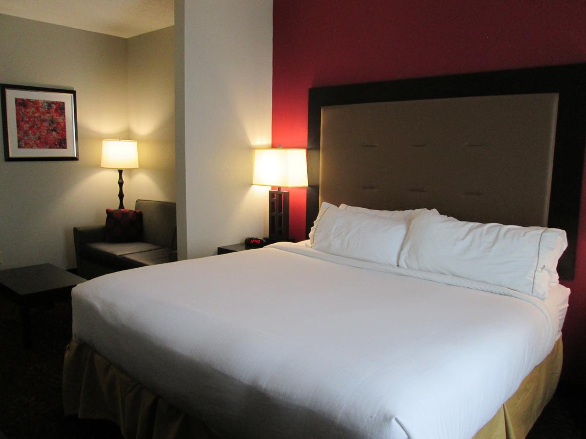 Holiday Inn Express Hotels Cloverdale (Greencastle) - thumb 12