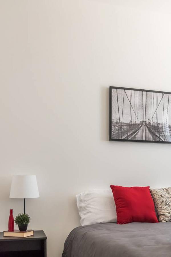 EXTRAORDINARY 1BR APT IN ARTS DISTRICT W/ BALCONY - thumb 2