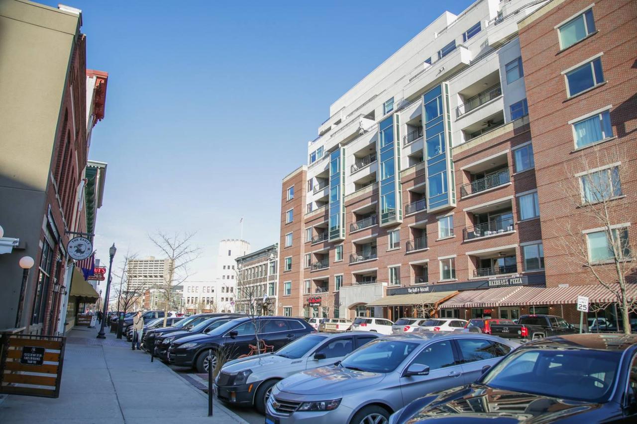EXTRAORDINARY 1BR APT IN ARTS DISTRICT W/ BALCONY - thumb 15
