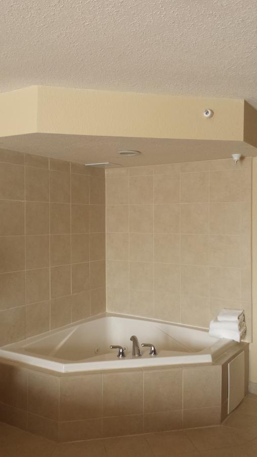 Country Inn & Suites By Radisson, Valparaiso, IN - thumb 3