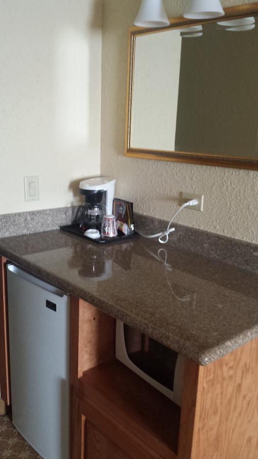 Country Inn & Suites By Radisson, Valparaiso, IN - thumb 24