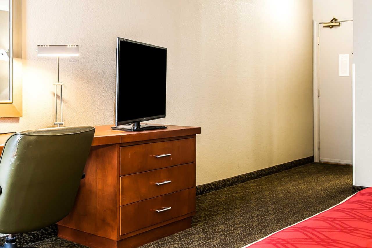 Baymont By Wyndham Fort Wayne Northwest - thumb 21