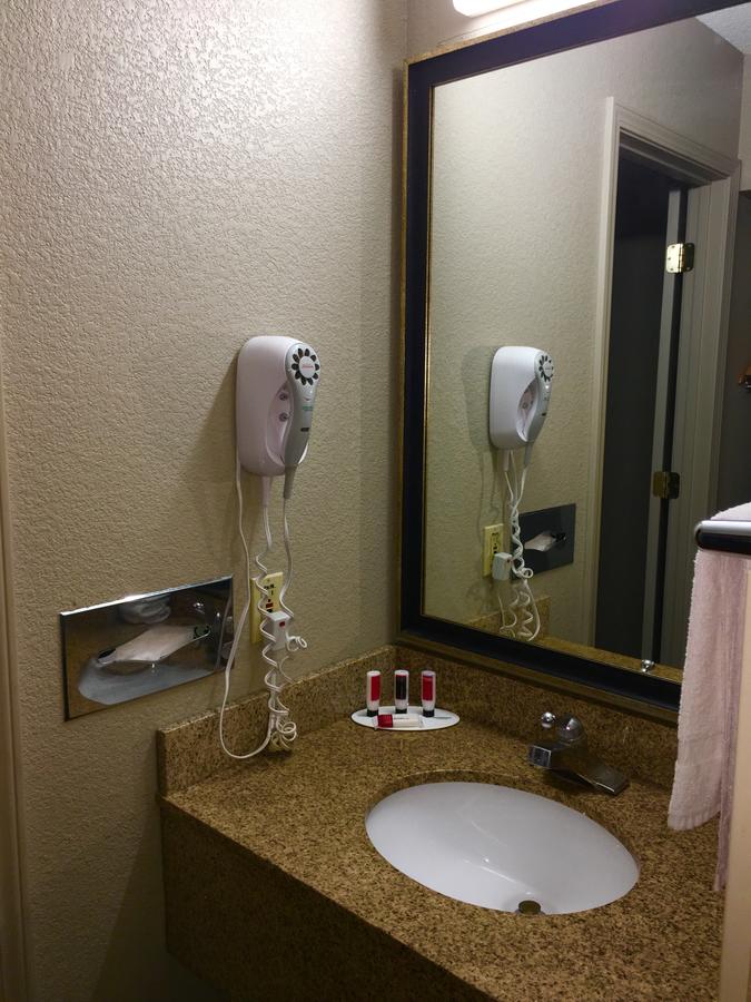Baymont By Wyndham Fort Wayne Northwest - thumb 9