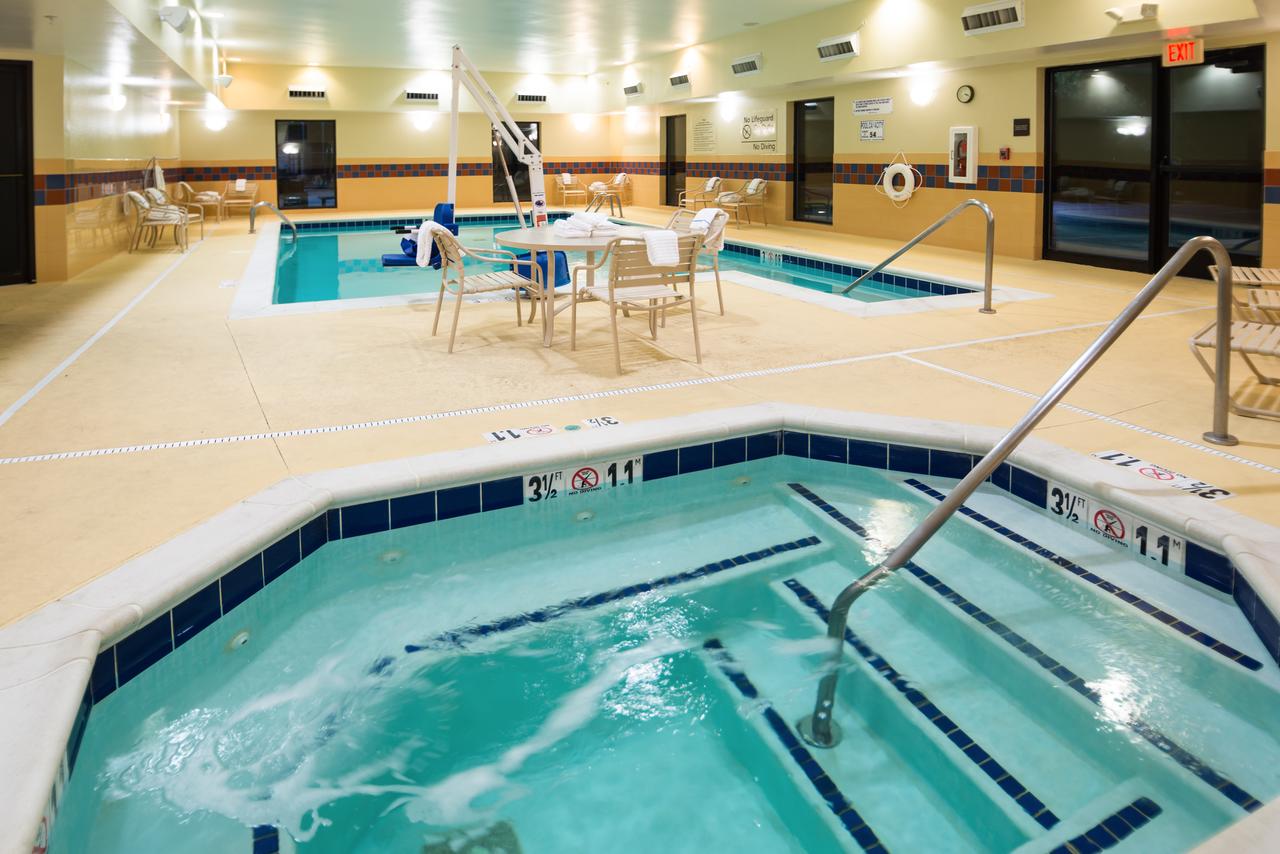 Hampton Inn & Suites Greensburg - thumb 12