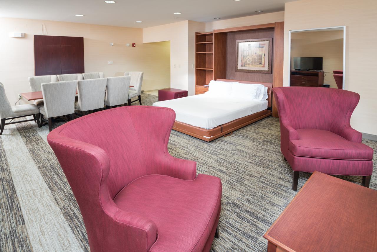 Hampton Inn & Suites Greensburg - thumb 6
