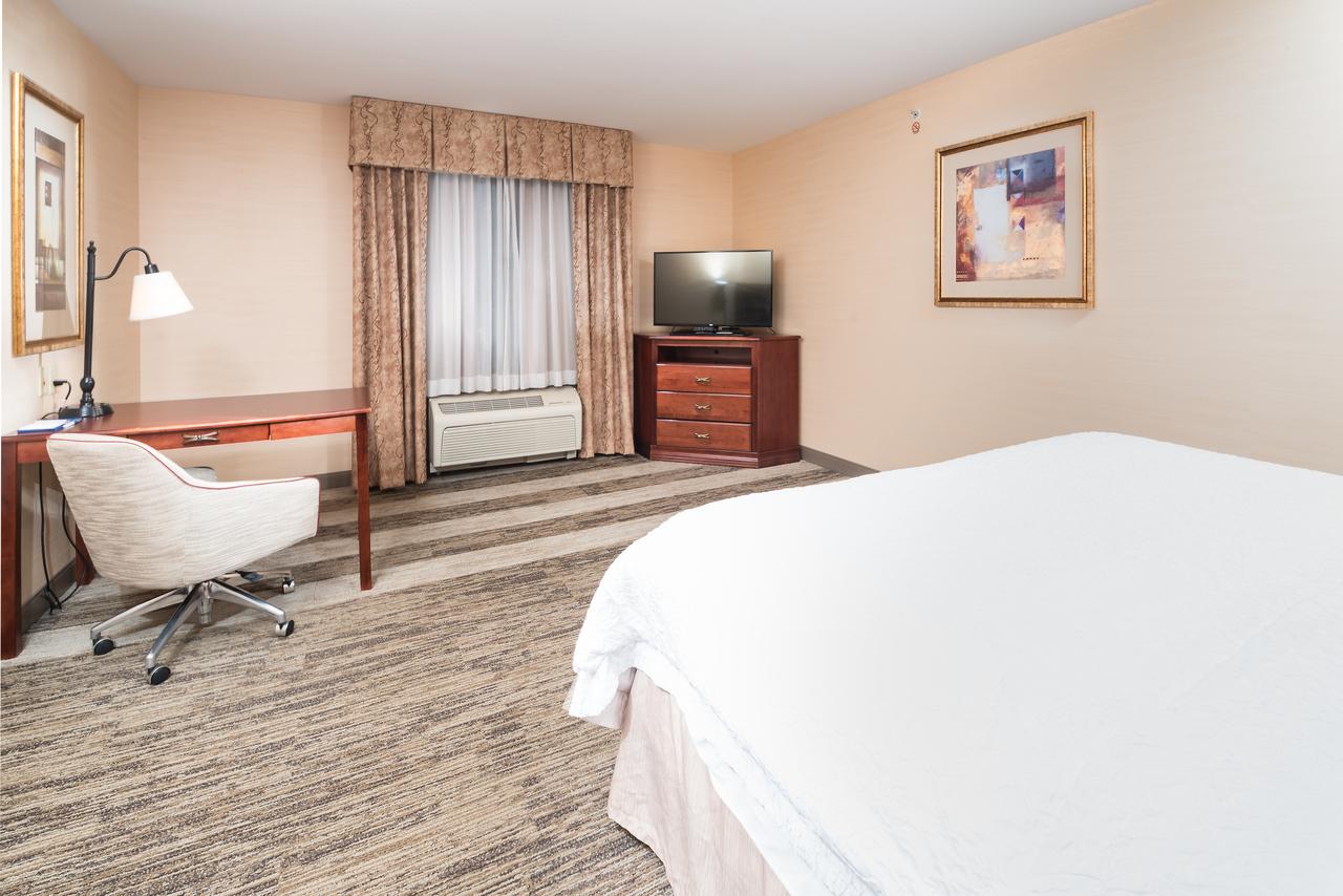 Hampton Inn & Suites Greensburg - thumb 11