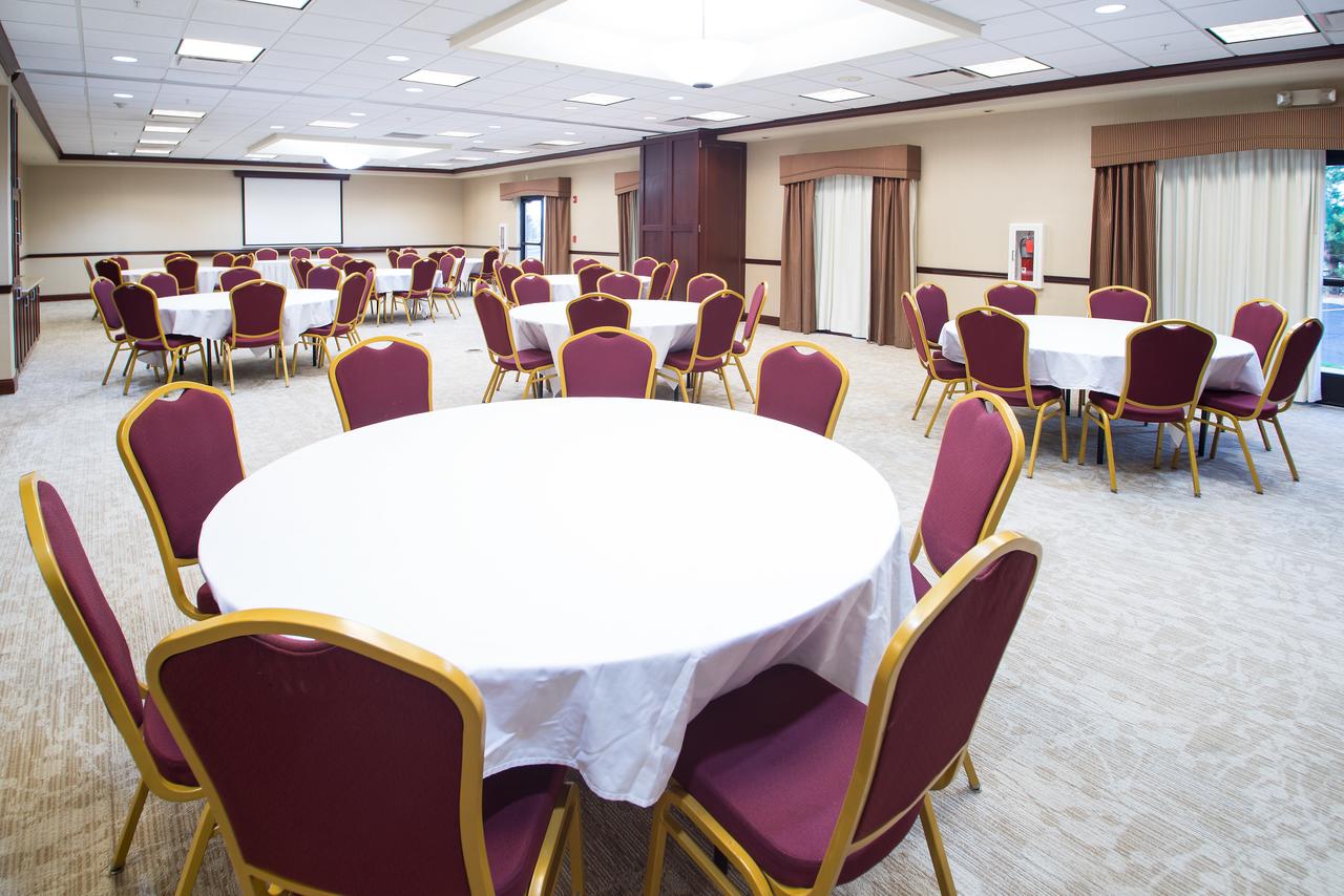 Hampton Inn & Suites Greensburg - thumb 16