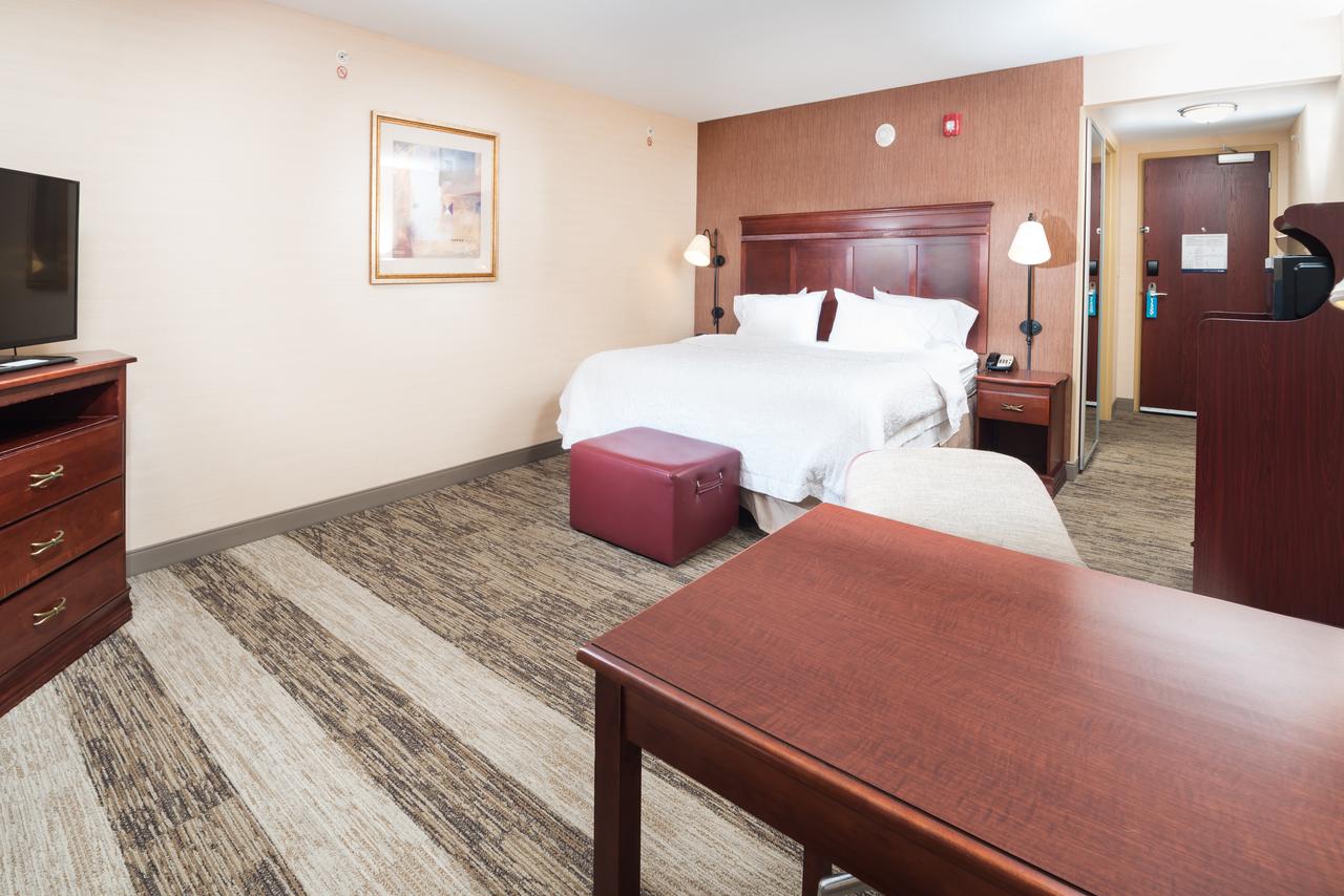 Hampton Inn & Suites Greensburg - thumb 10