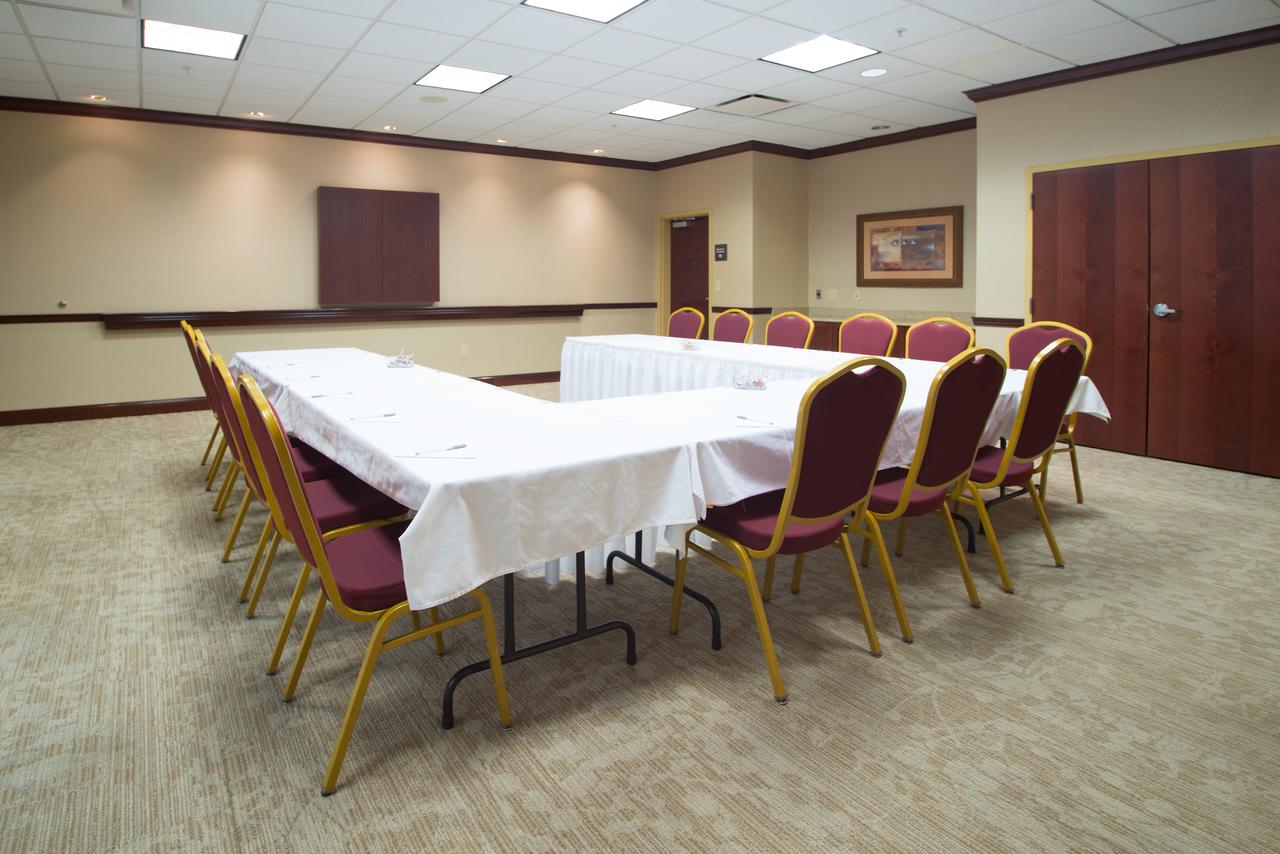 Hampton Inn & Suites Greensburg - thumb 20