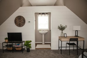 The White Loft On Scott