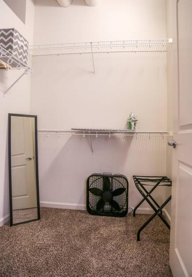 COLORFUL 2BR IN HISTORIC BLDG NORTH SIDE MILE SQ - thumb 14