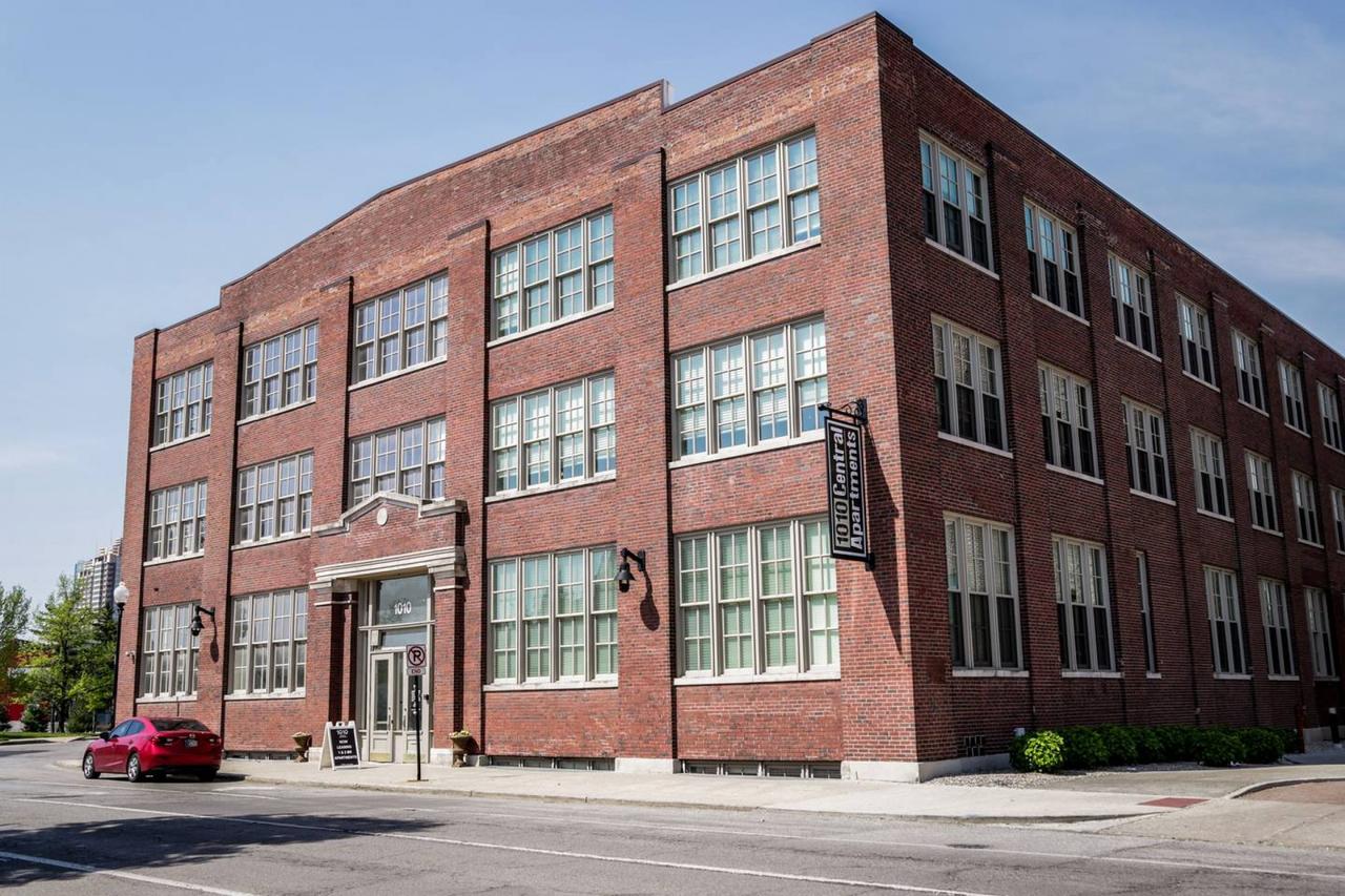 COLORFUL 2BR IN HISTORIC BLDG NORTH SIDE MILE SQ - thumb 41