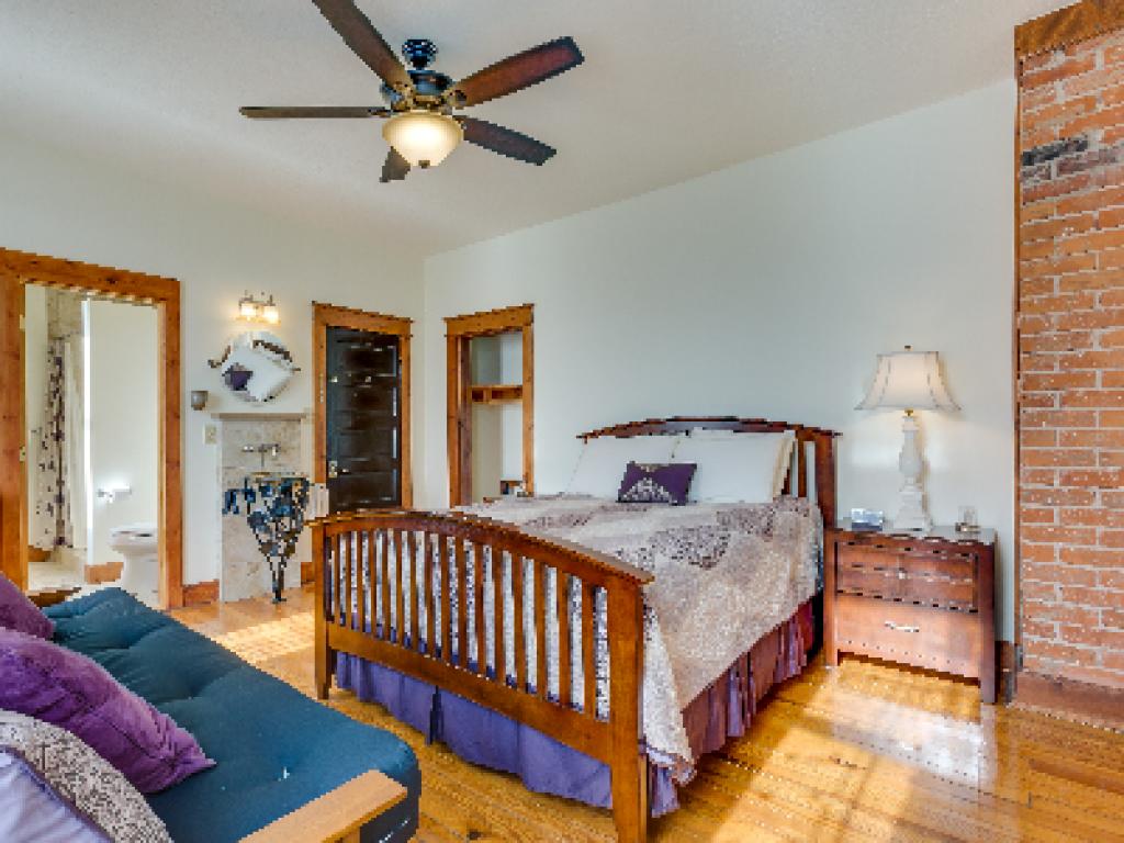 Persimmon Inn - thumb 43