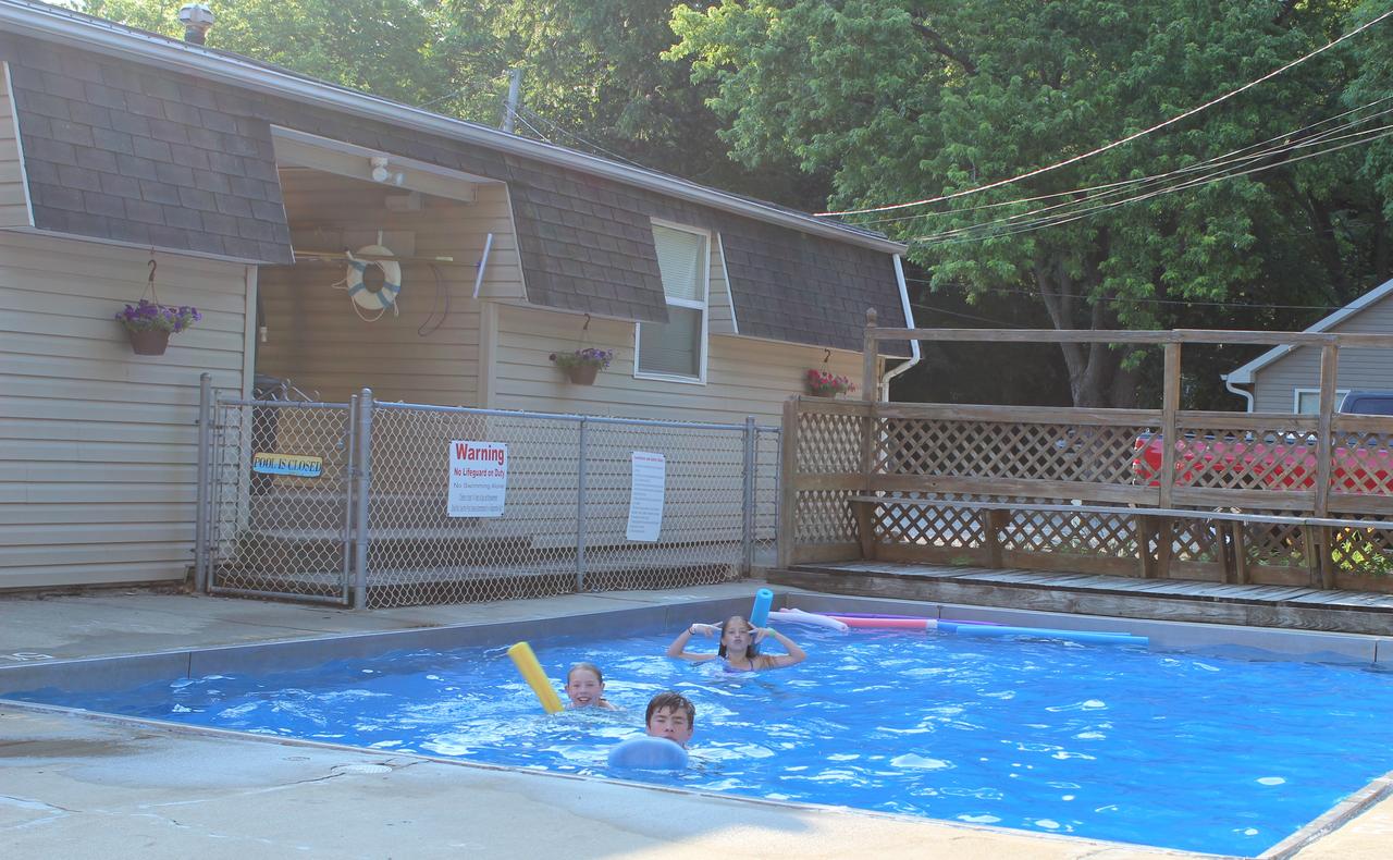 Pirate's Cove Resort - thumb 33