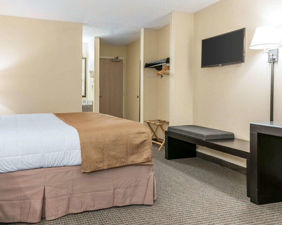 Quality Inn Northwest - thumb 15