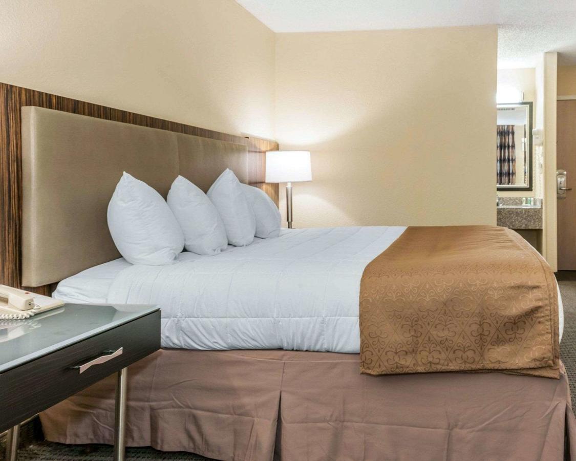 Quality Inn Northwest - thumb 3