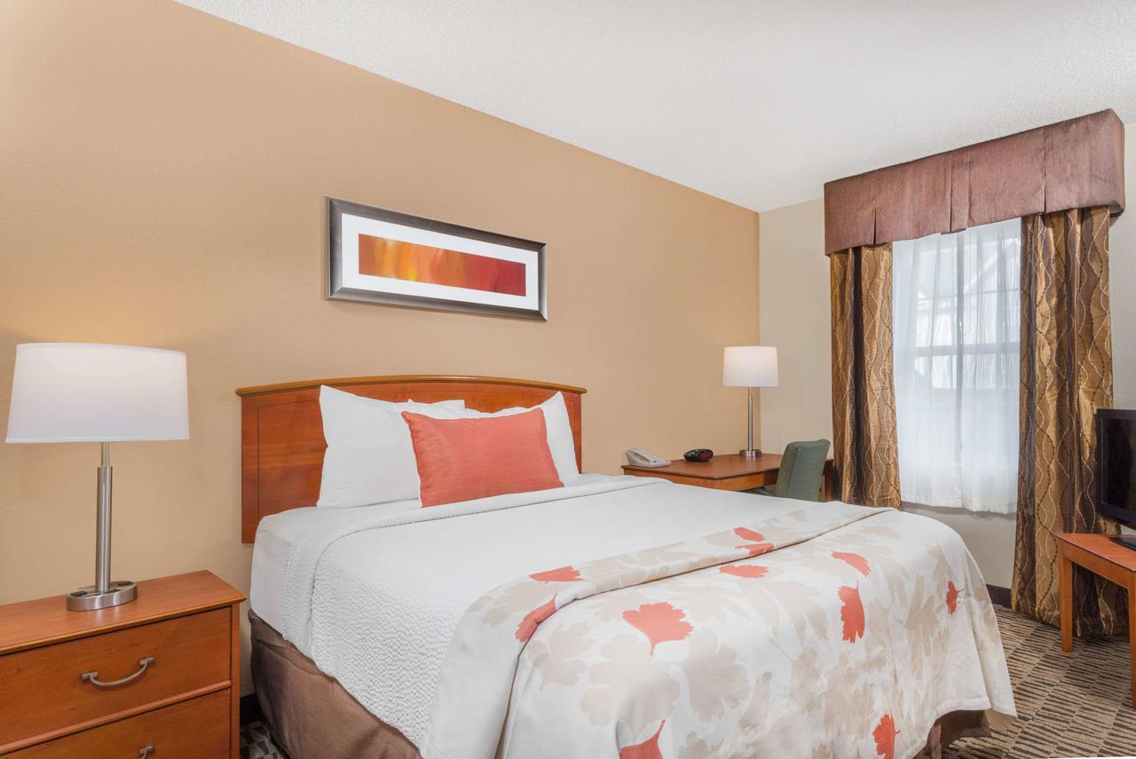 Hawthorn Suites By Wyndham Louisville North - thumb 26