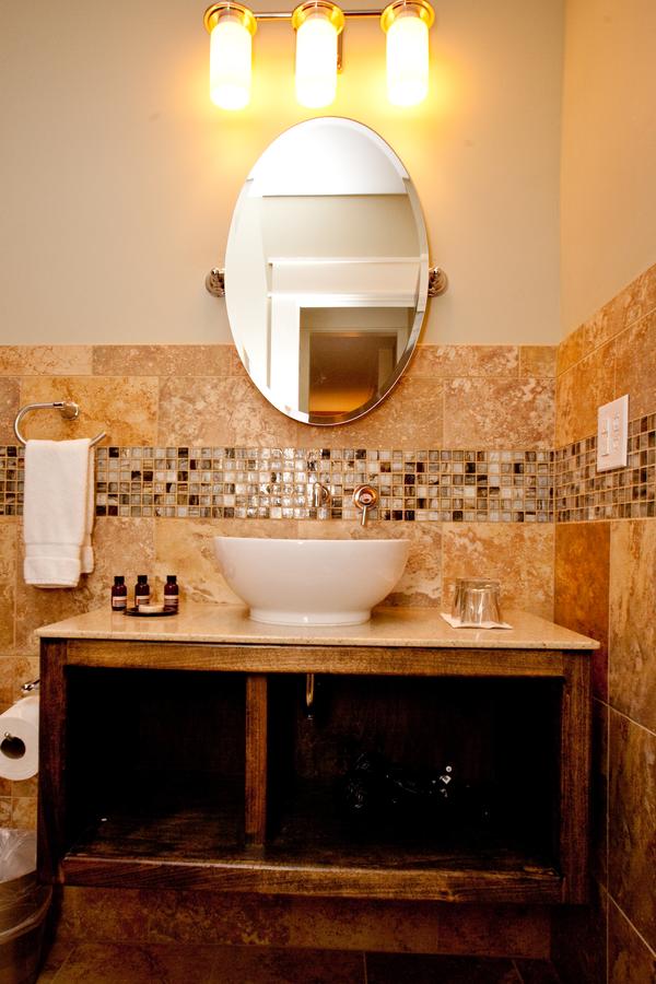 Showers Inn - thumb 43