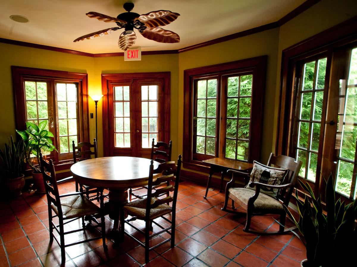 Showers Inn - thumb 19