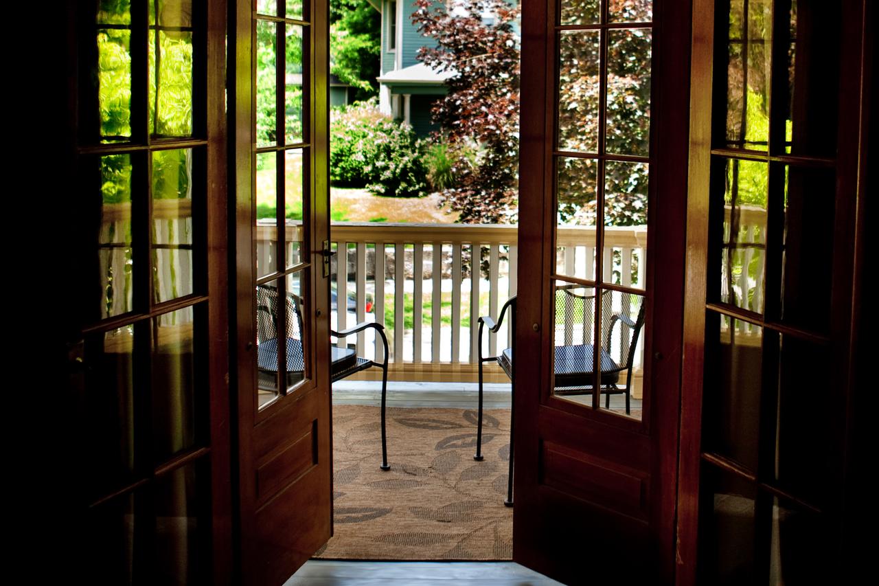 Showers Inn - thumb 30