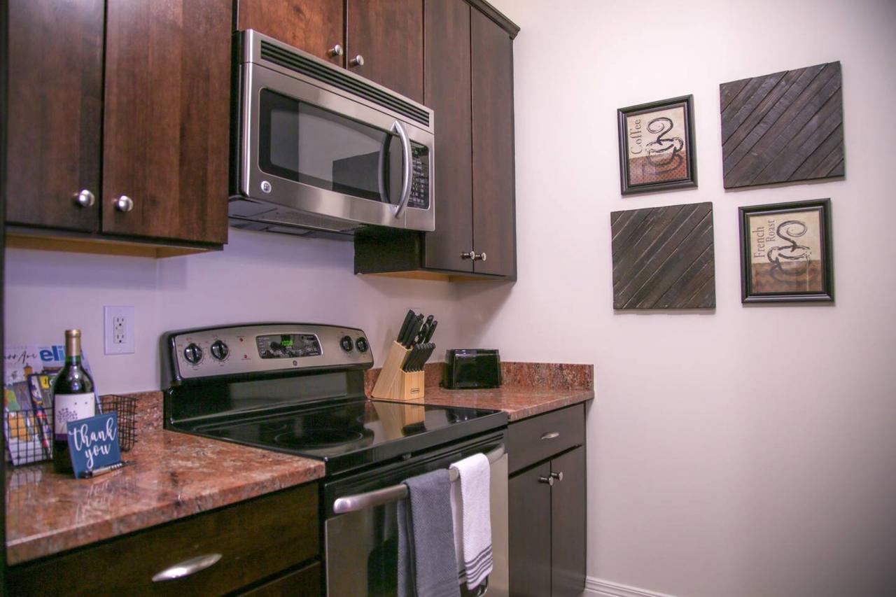 SOPHISTICATED 1BR APT NEAR DOWNTOWN & MASS AVE - thumb 14