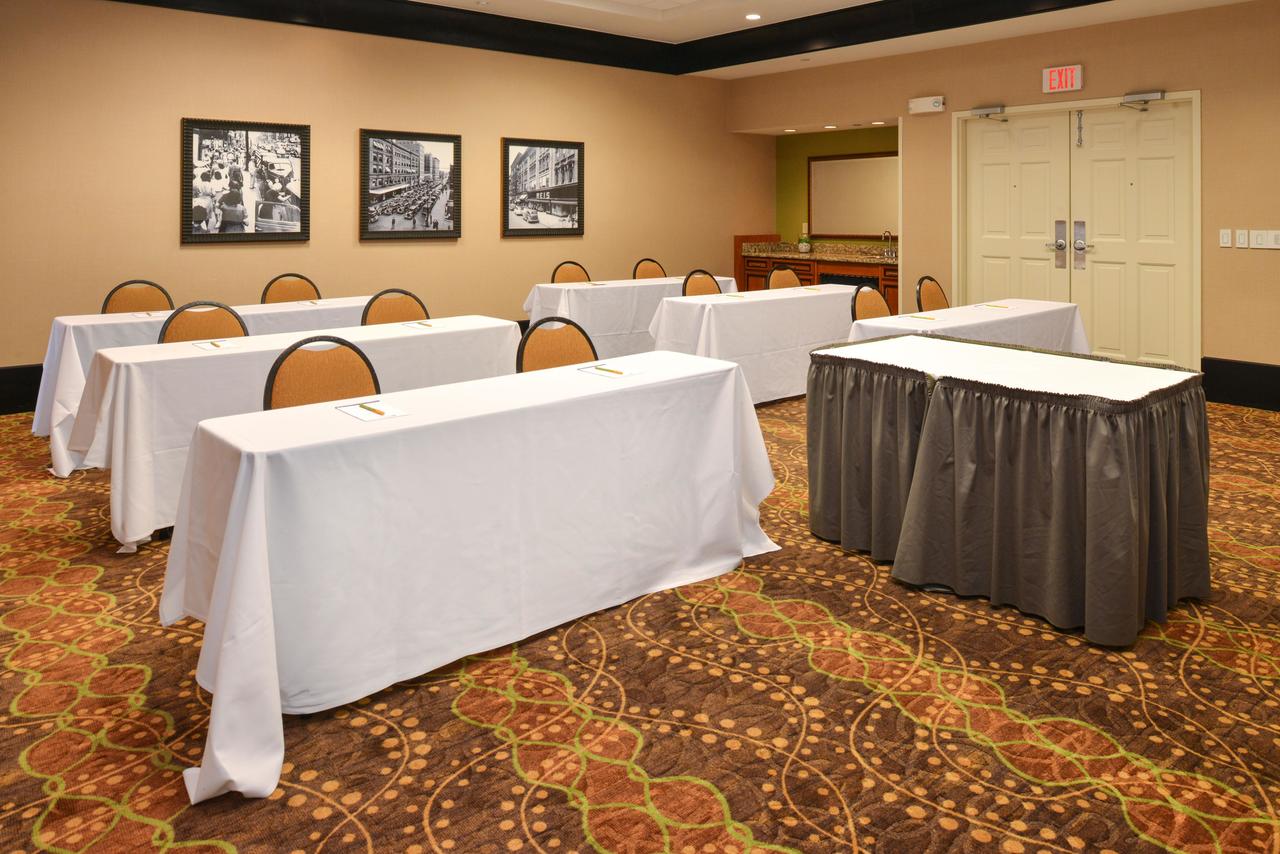 Hilton Garden Inn Terre Haute - thumb 12