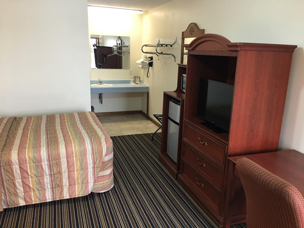 Huggy Bear Motel - Warren - thumb 16
