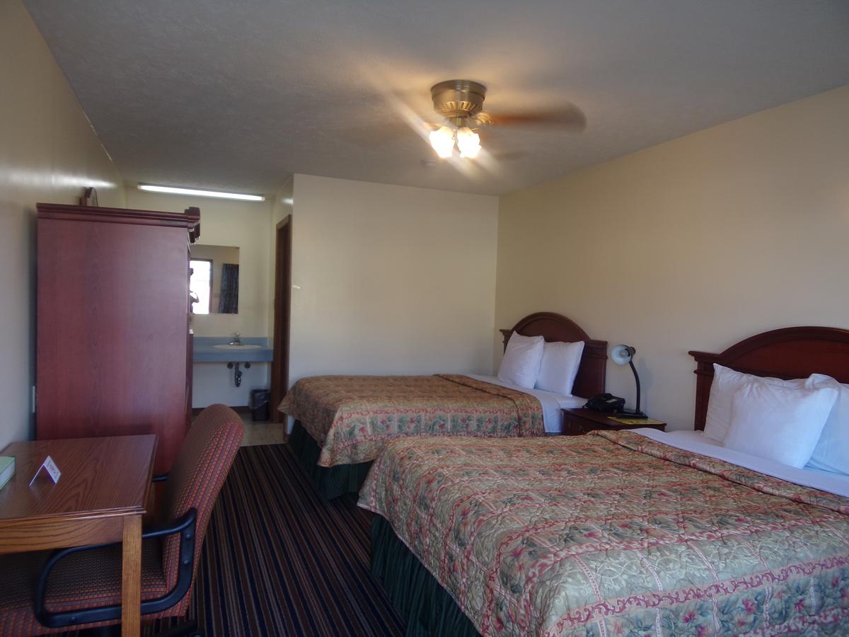 Huggy Bear Motel - Warren - thumb 11