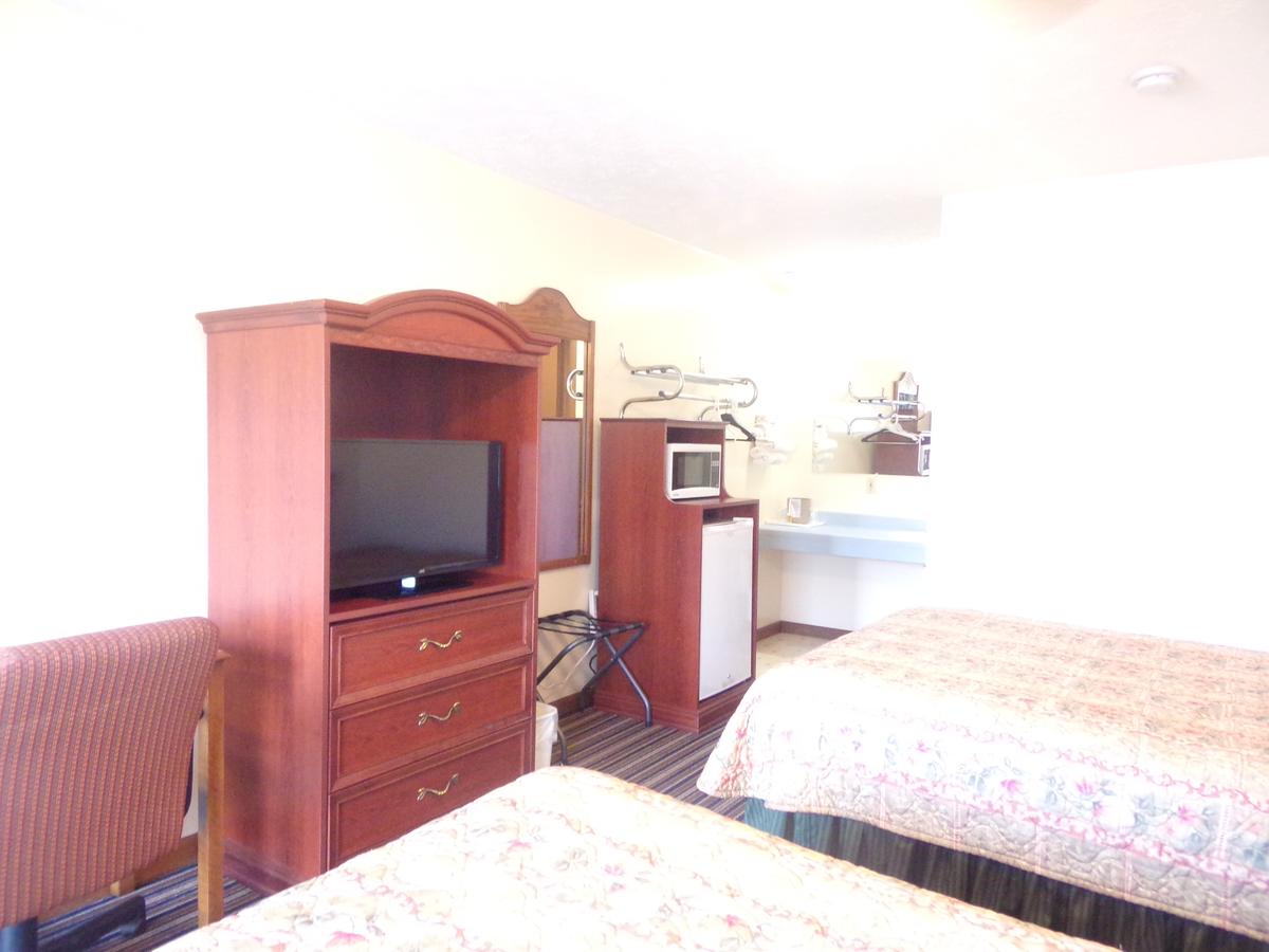 Huggy Bear Motel - Warren - thumb 13