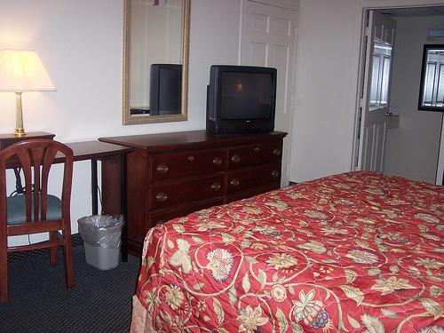 Red Carpet Inn (formerly Royal Inn) - thumb 3