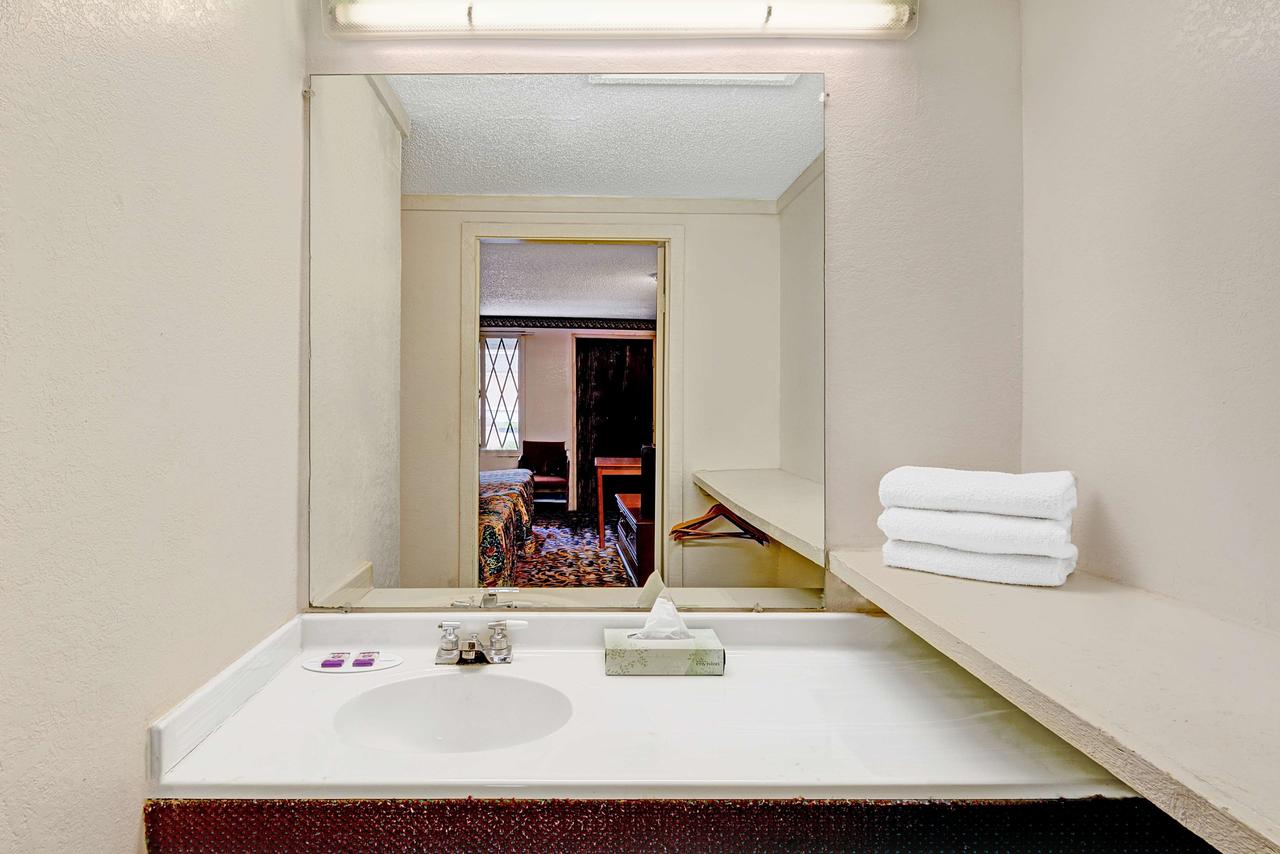 Express Inn Indianapolis - thumb 12