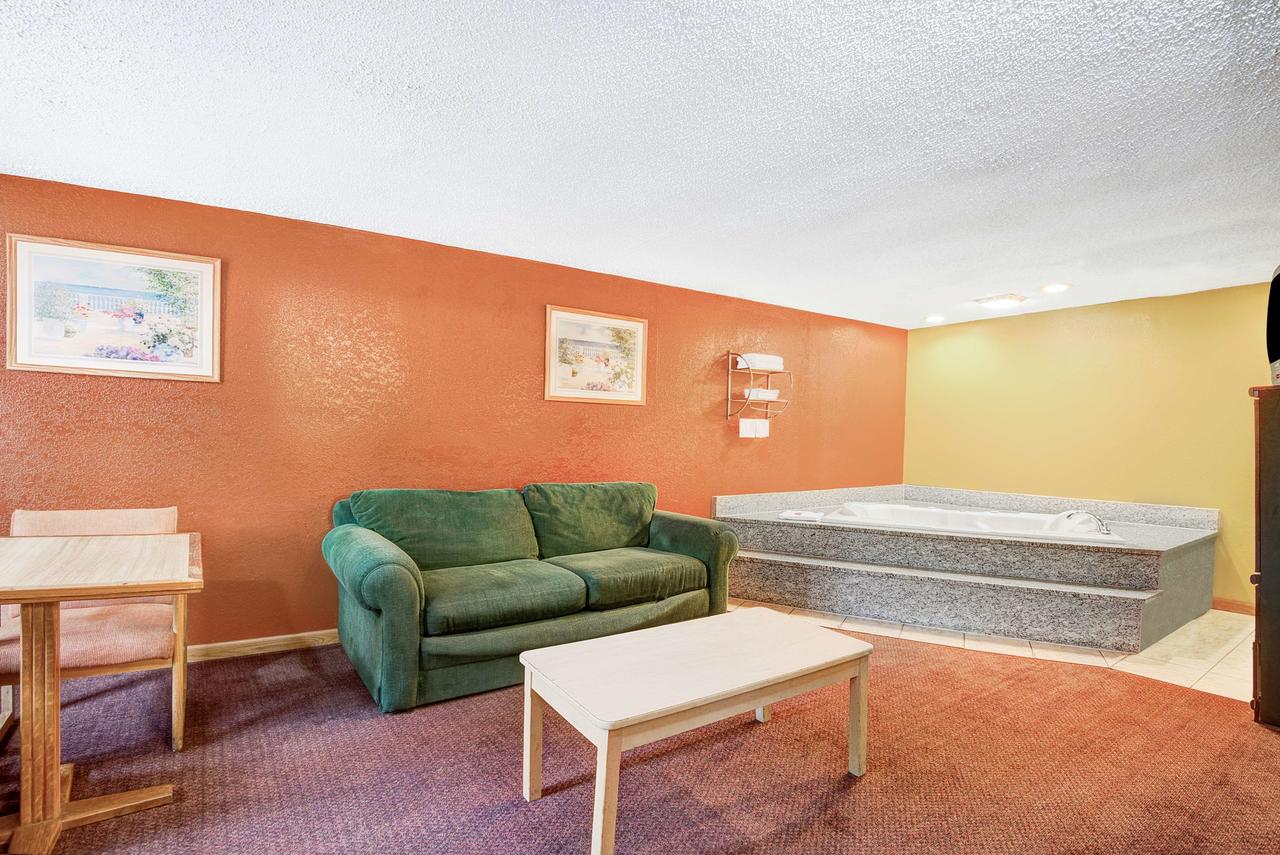 Express Inn Indianapolis - thumb 10